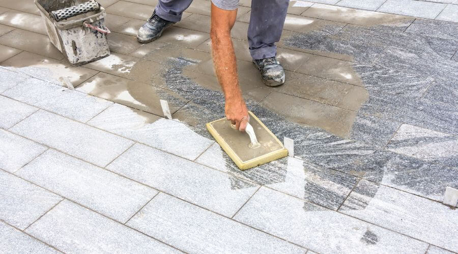 Professional gutter cleaning in Artesia, MS
